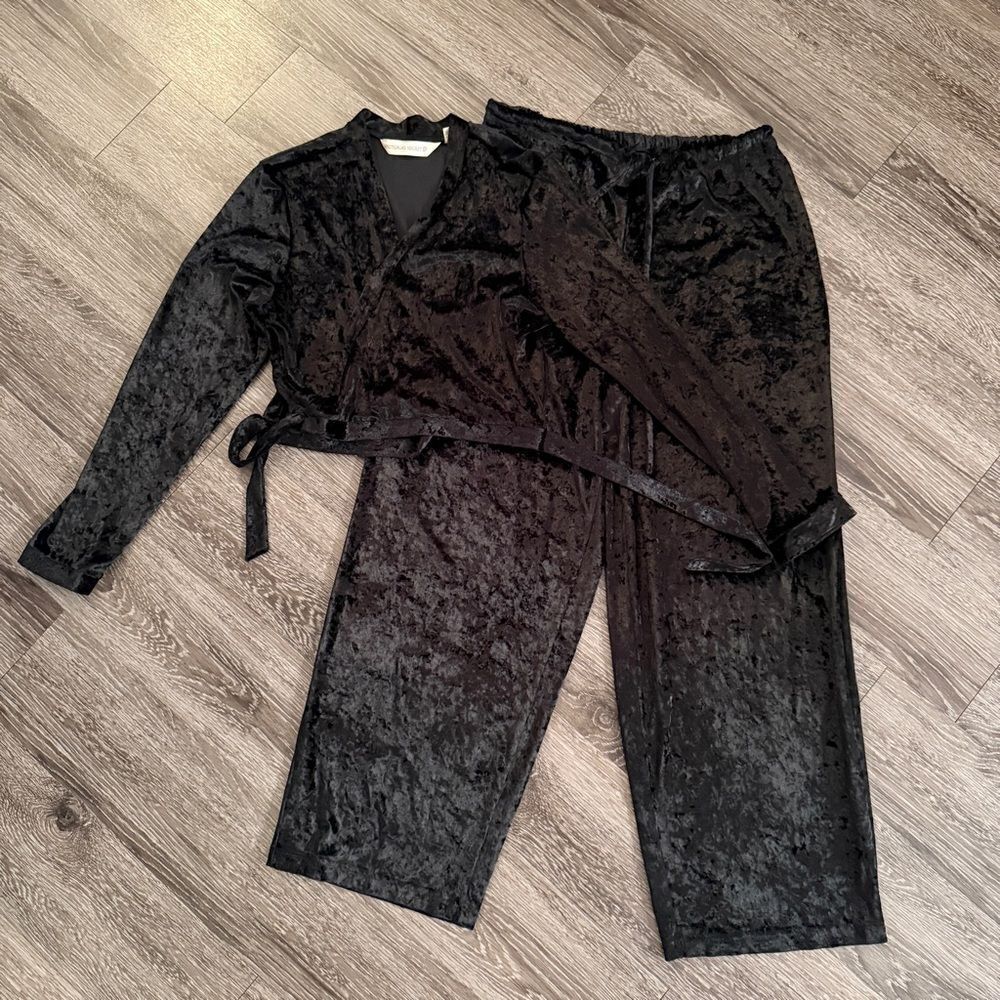 Victorias Secret Vintage Crushed Velvet Set